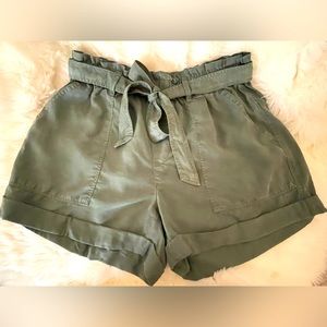 Aerie NWT Shorts w/waist bow tie belt